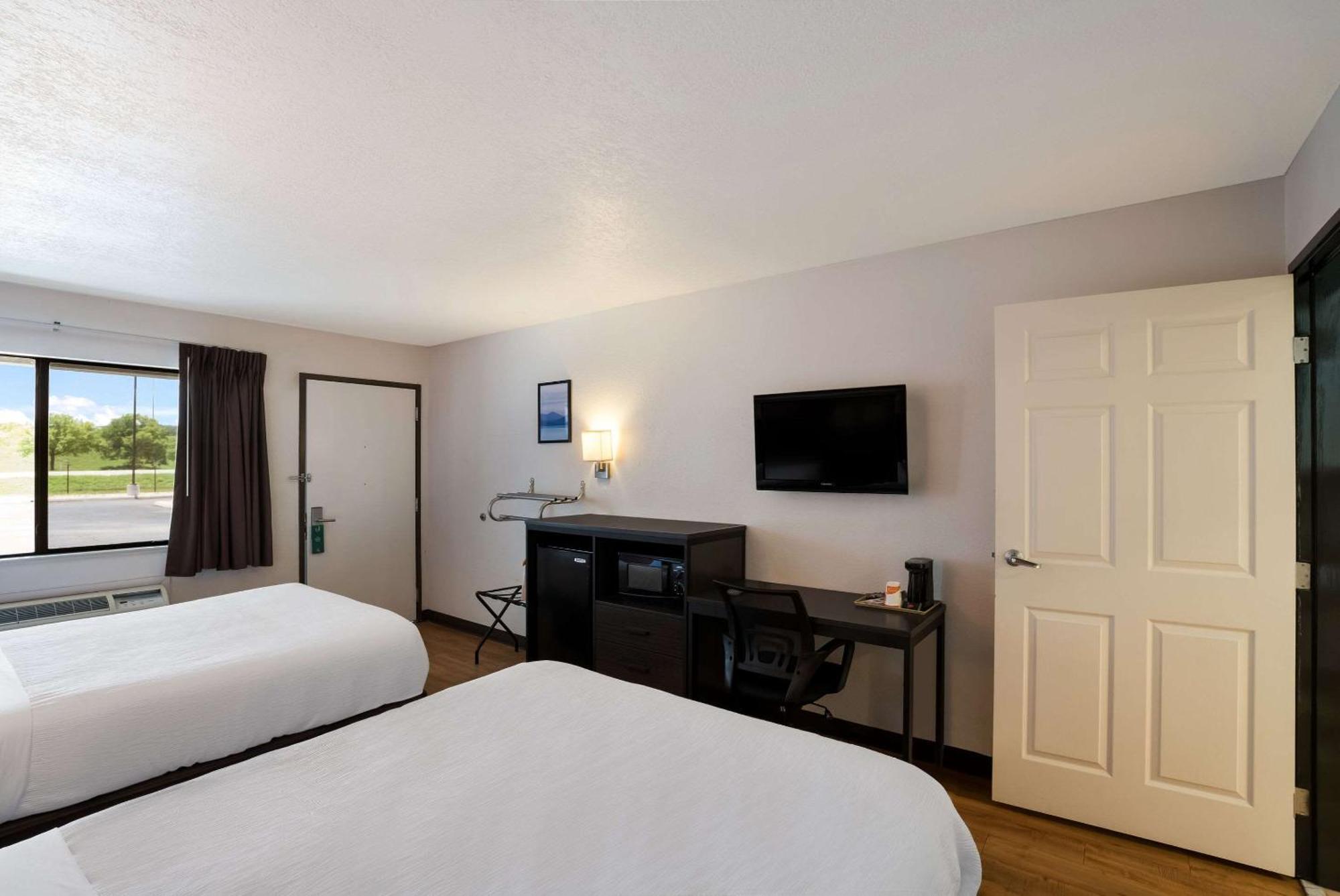 Quality Inn & Suites Junction Exterior foto