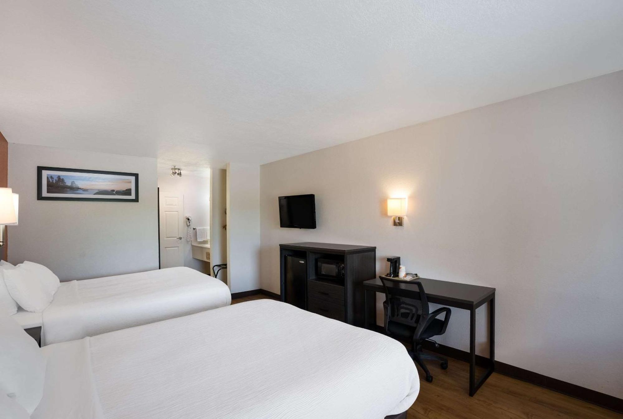 Quality Inn & Suites Junction Exterior foto