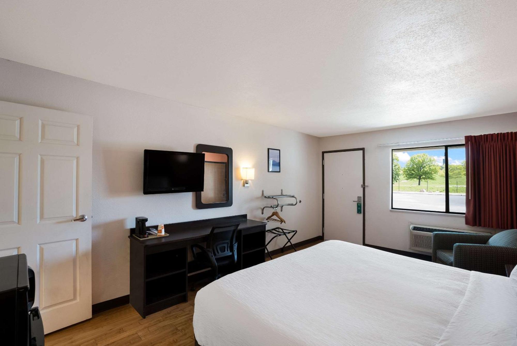 Quality Inn & Suites Junction Exterior foto