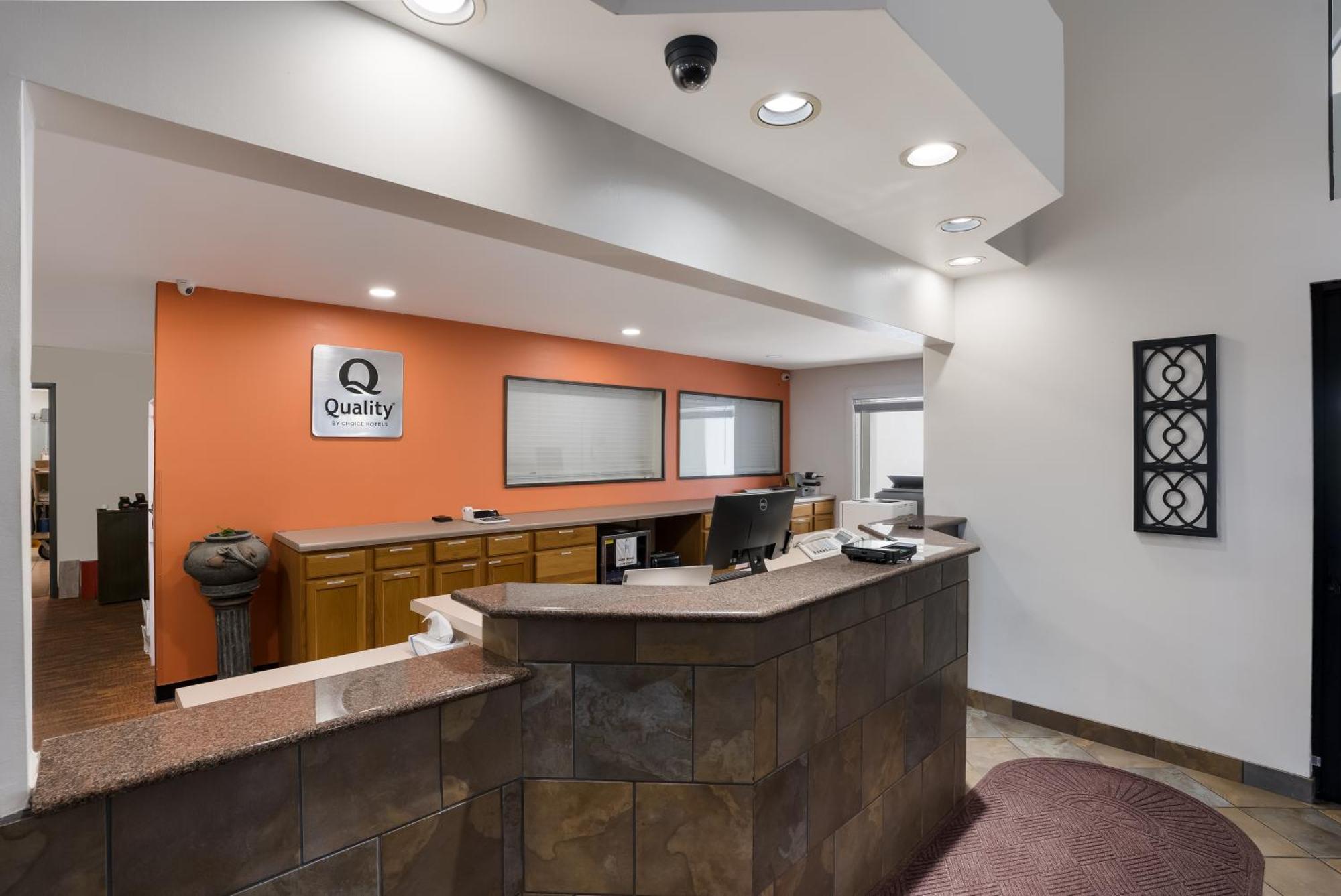 Quality Inn & Suites Junction Exterior foto
