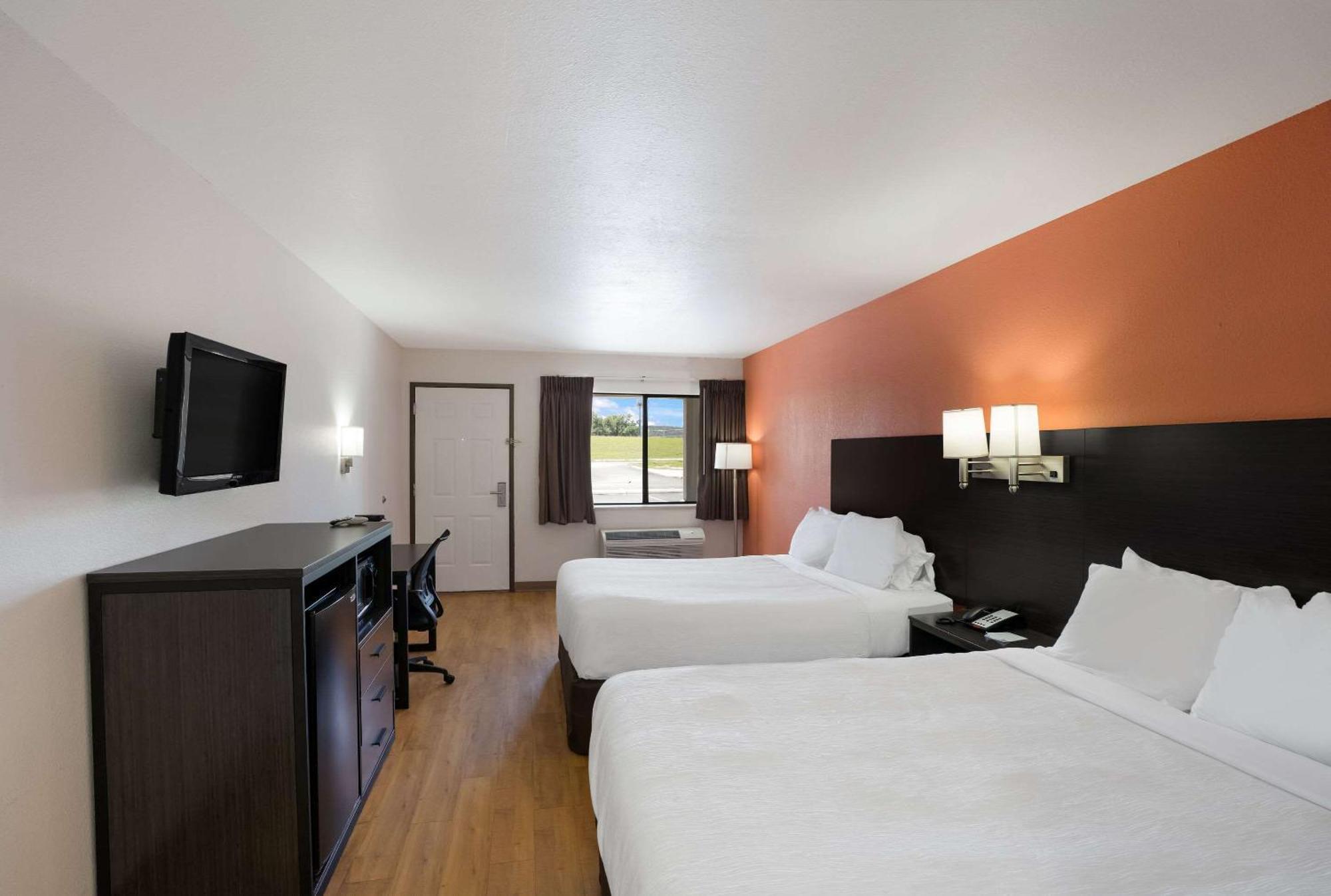 Quality Inn & Suites Junction Exterior foto