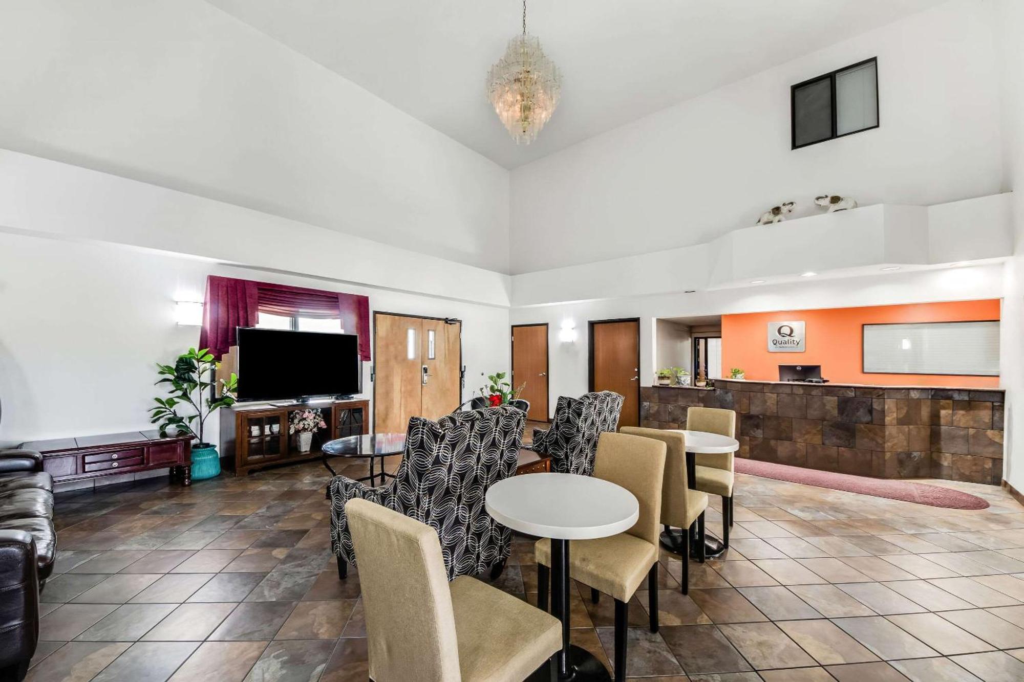 Quality Inn & Suites Junction Exterior foto